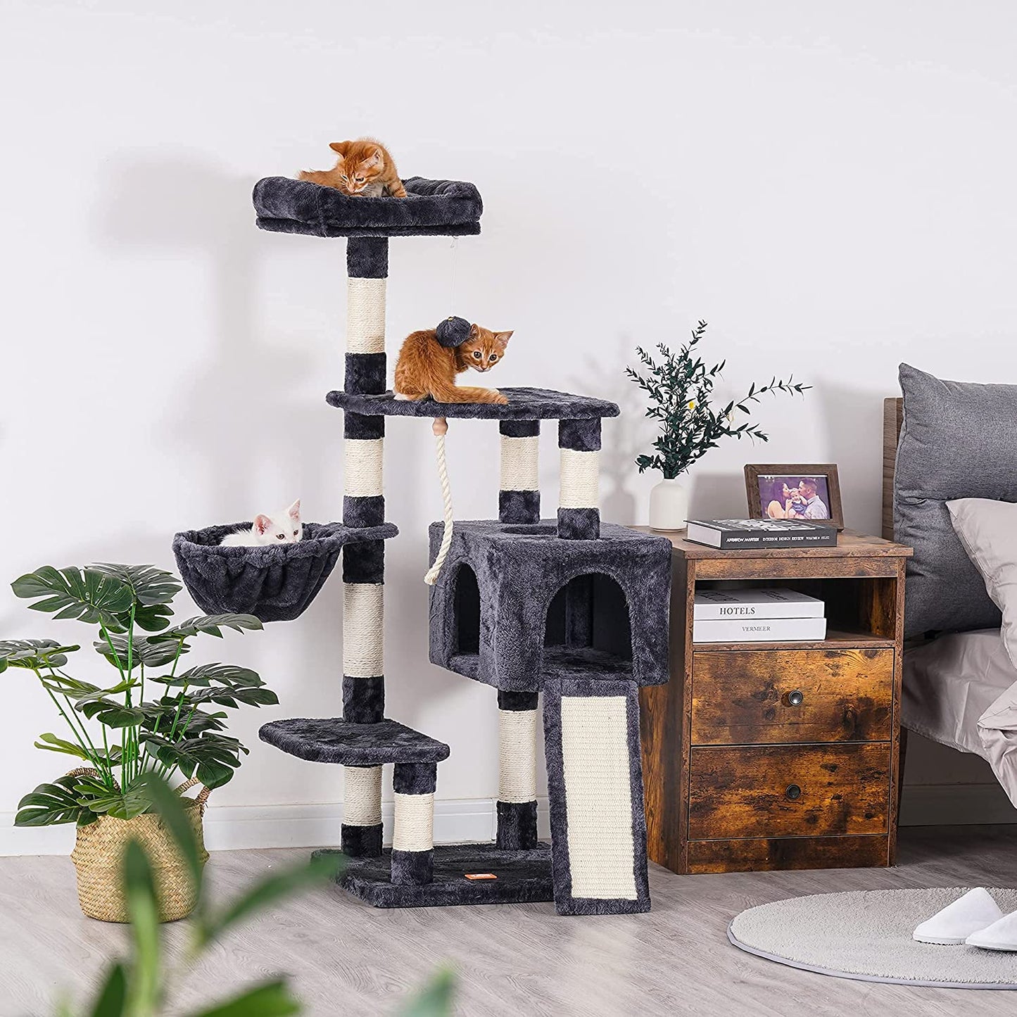 Cat Tree, Cat Tower for Indoor Cats with Scratching Board, Multi-Level Cat Furniture Condo with Feeding Bowl Smoky Gray HCT010G